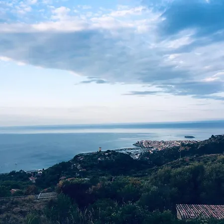 La Terrazza Del Duca 아파트 *
